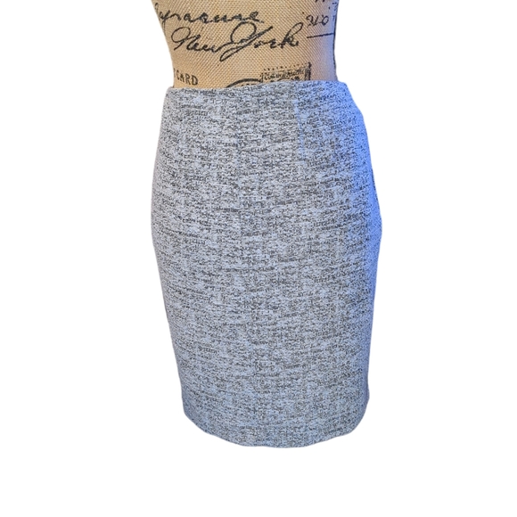 Express skirt size M 🎉host pick🎉 - Picture 9 of 14